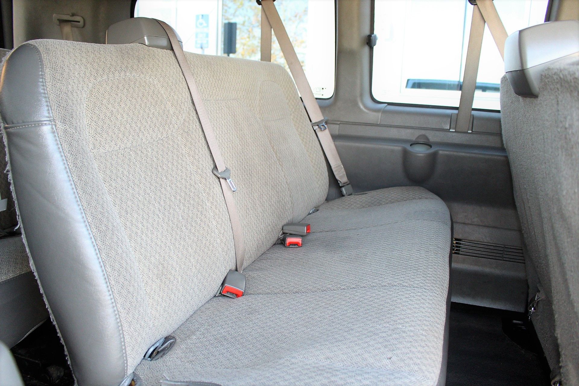 Used 2019 Chevrolet Express 3500 LT RWD image 20