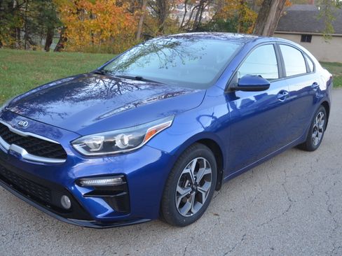 Used 2020 Kia Forte LXS image 2