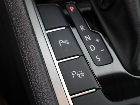 Used 2022 Volkswagen Passat Limited Edition image 33