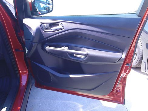 Used 2019 Ford Escape 4WD Titanium image 11