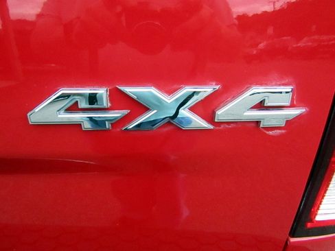 Used 2015 RAM 2500 4x4 Crew Cab Tradesman image 21