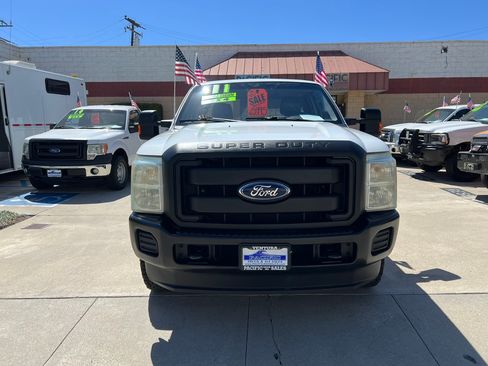 Used 2011 Ford F250 4x4 SuperCab Super Duty image 2