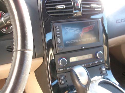 Used 2008 Chevrolet Corvette w/ Z51 Performance Package image 7