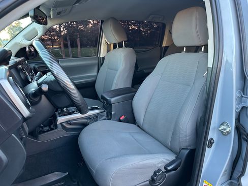 Used 2019 Toyota Tacoma SR5 image 9