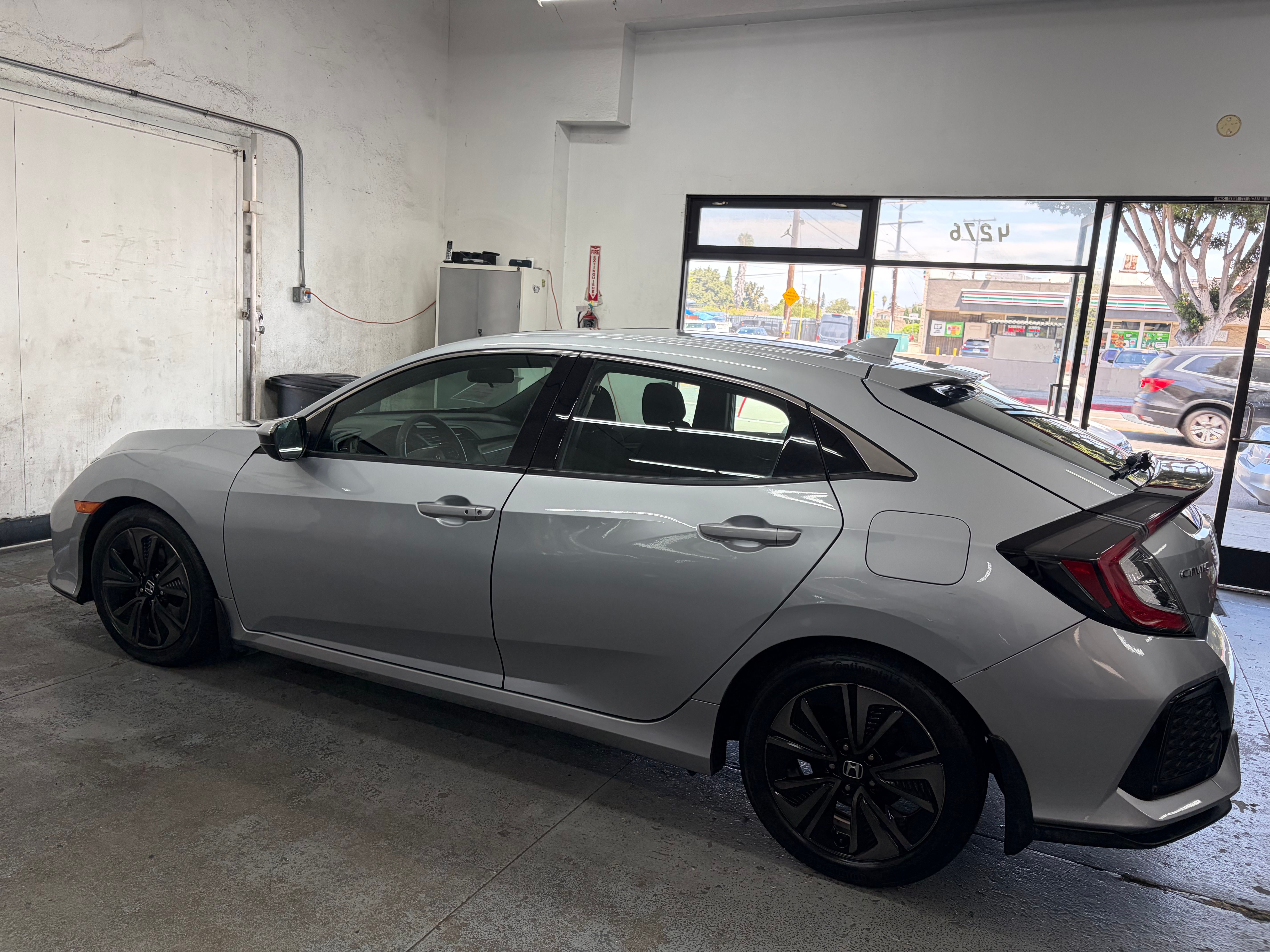 Used 2019 Honda Civic EX Hatchback image 2