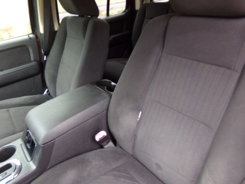 Used 2010 Ford Explorer XLT image 13