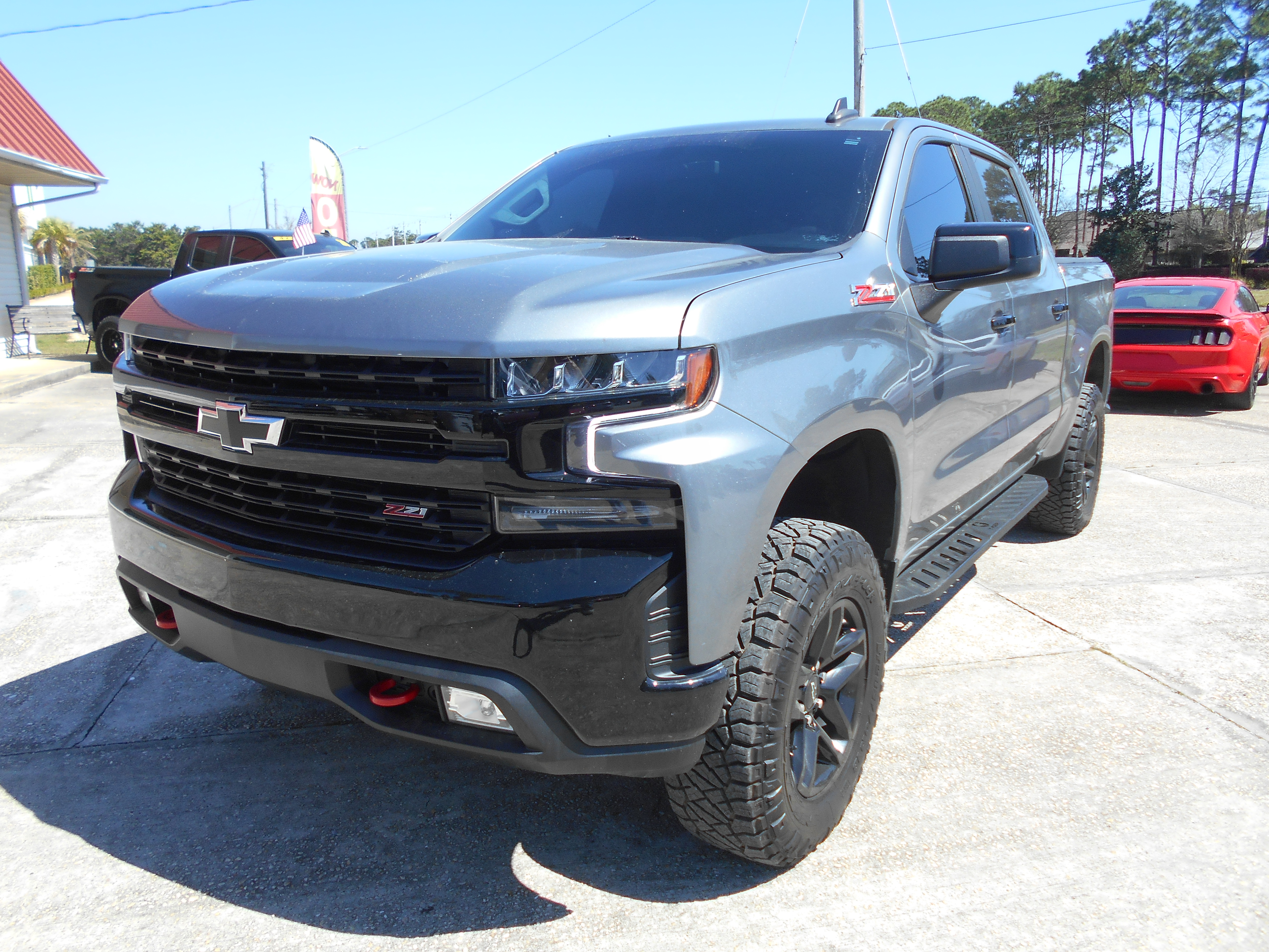 Used 2021 Chevrolet Silverado 1500 4x4 Crew Cab LT Trail Boss image 2