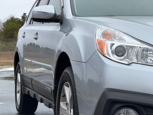 Used 2013 Subaru Outback 2.5i Limited image 14