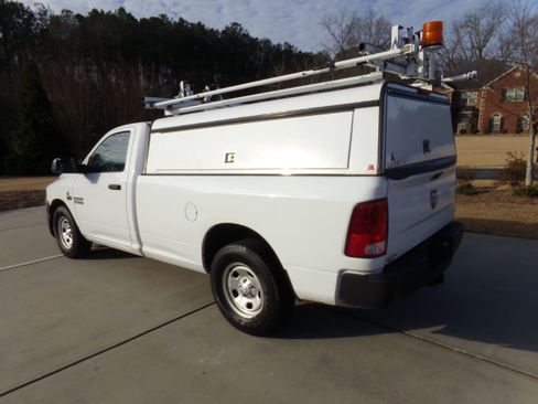 Used 2015 RAM 1500 SLT image 3