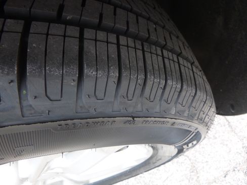 Used 2014 Kia Sorento FWD LX image 11