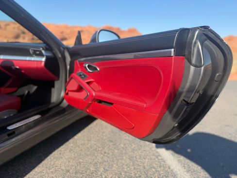 Used 2019 Porsche 911 Carrera Cabriolet RWD image 18