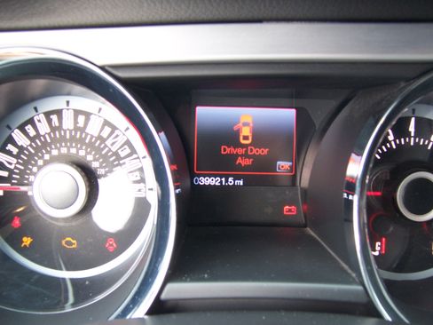 Used 2013 Ford Mustang Premium image 17