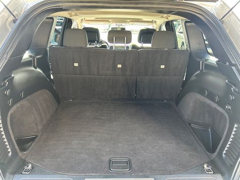 Used 2012 Jeep Grand Cherokee Laredo AWD/4WD image 14