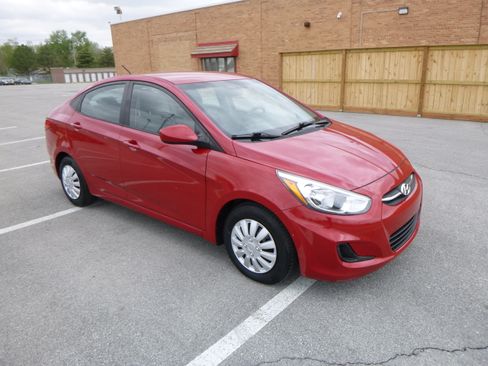 Used 2016 Hyundai Accent SE image 4