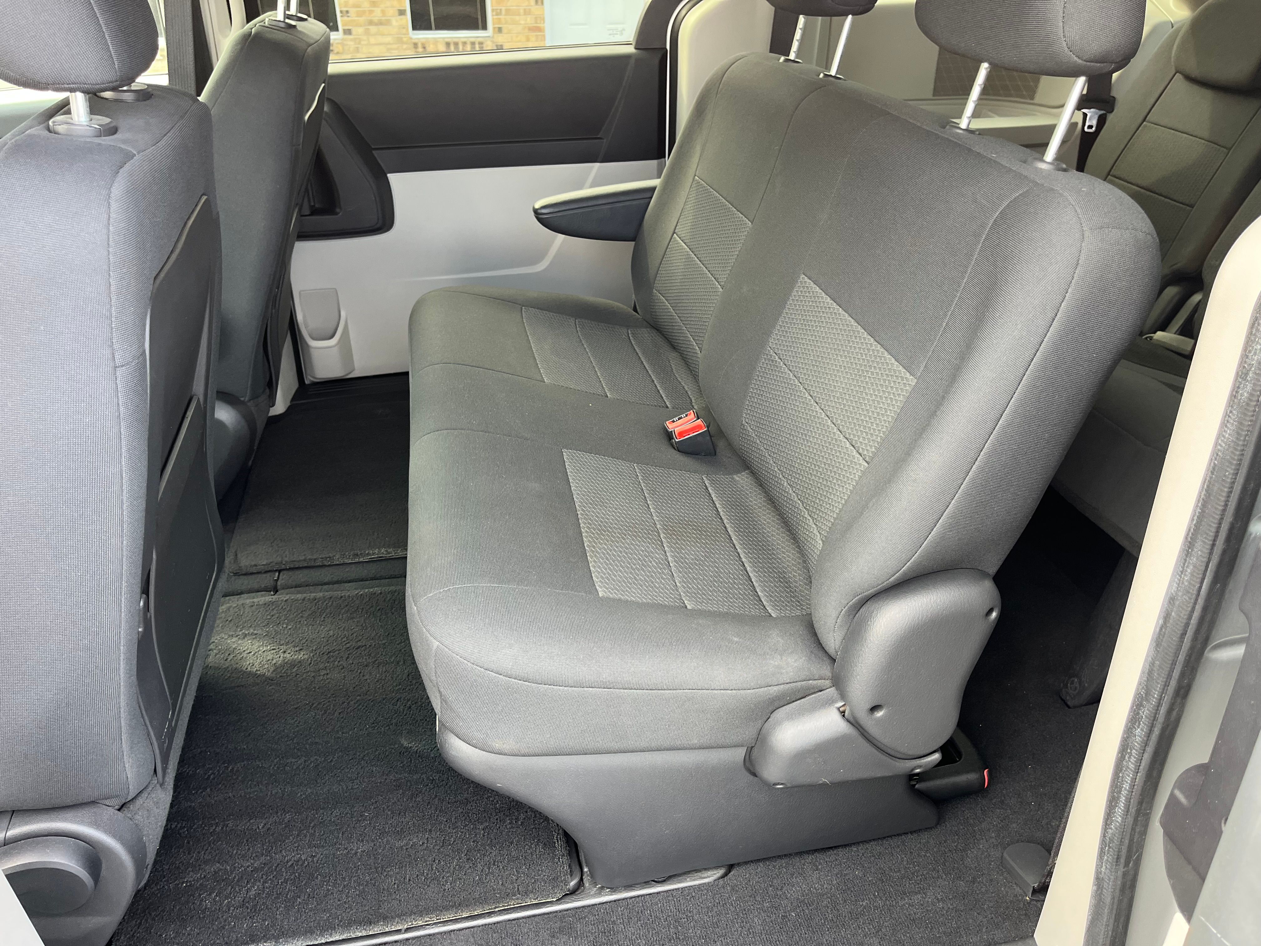 Used 2008 Dodge Grand Caravan SE FWD image 9