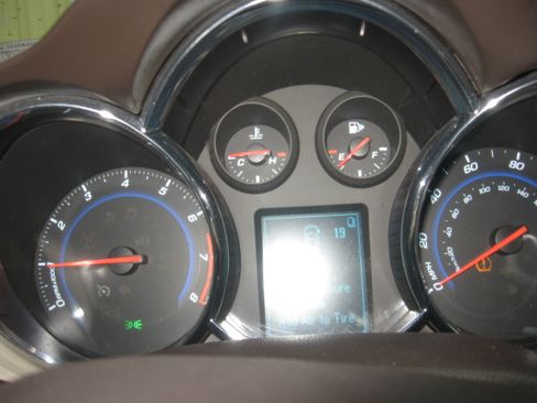 Used 2011 Chevrolet Cruze LTZ image 9