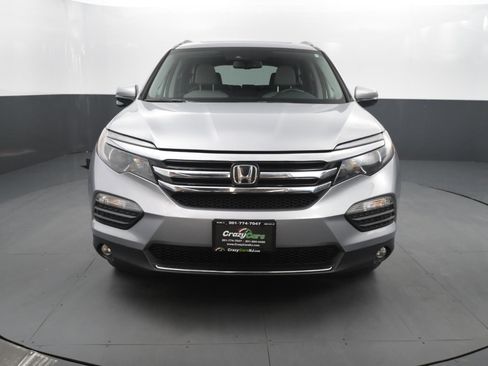Used 2017 Honda Pilot Touring image 8