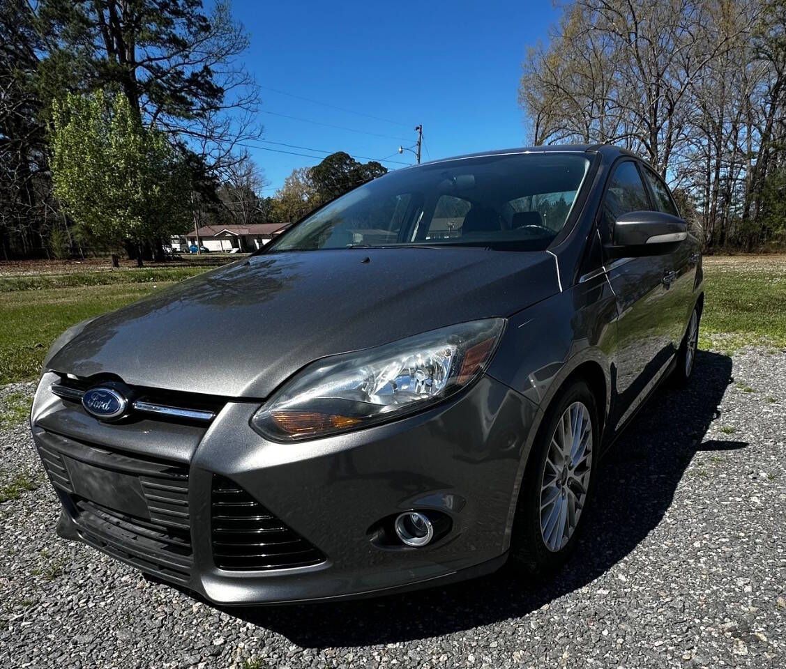 Used 2014 Ford Focus Titanium FWD image 6