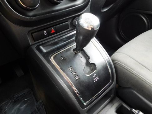 Used 2017 Jeep Patriot Sport image 16