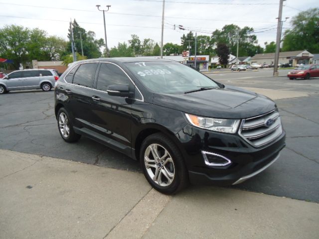 Used 2017 Ford Edge FWD Titanium image 13