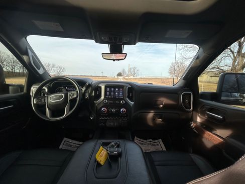 Used 2022 GMC Sierra 2500 Denali image 13