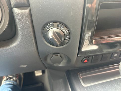 Used 2014 Nissan Titan 4x4 Crew Cab image 21
