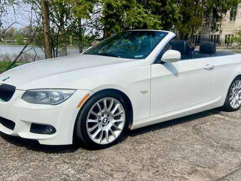 Used 2013 BMW 328i Convertible RWD image 1