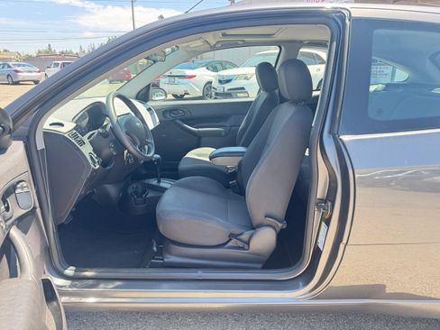 Used 2005 Ford Focus ZX3 Hatchback FWD image 16