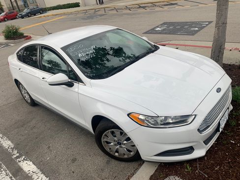 Used 2014 Ford Fusion S image 4