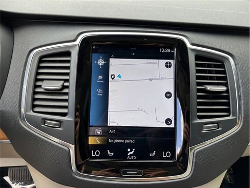 Used 2021 Volvo XC90 T6 Momentum image 30