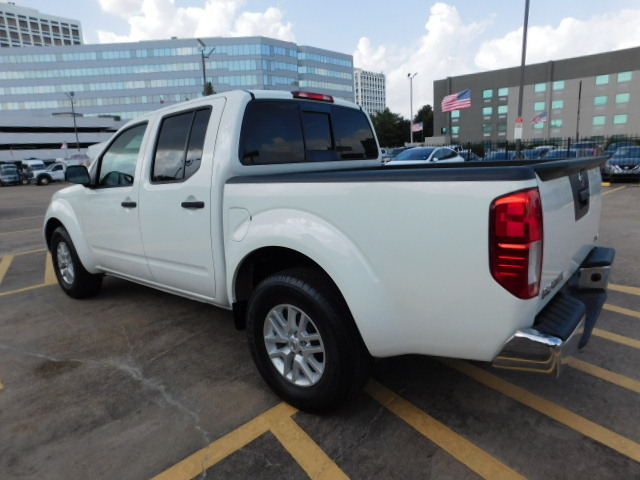 Used 2018 Nissan Frontier 2WD Crew Cab image 5