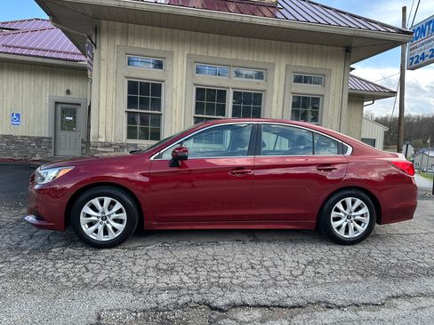 Used 2017 Subaru Legacy 2.5i Premium image 2