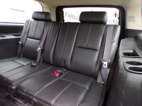 Used 2014 Chevrolet Suburban LT image 8