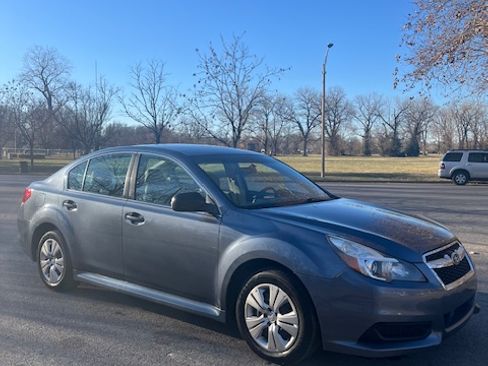 Used 2014 Subaru Legacy 2.5i image 3