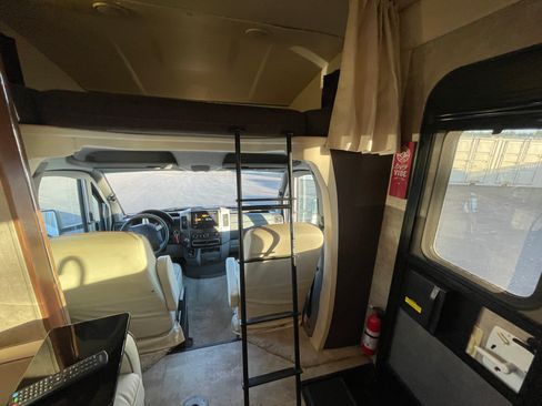 Used 2015 Mercedes-Benz Sprinter 4500 image 63