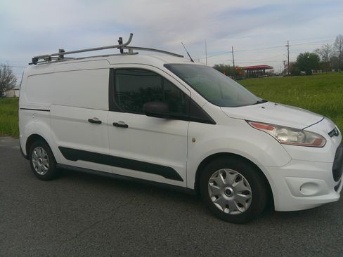 Used 2018 Ford Transit Connect XLT image 2