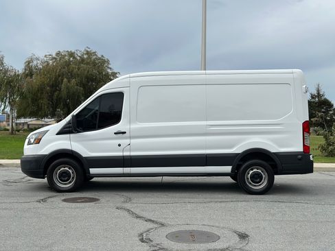 Used 2017 Ford Transit 250 image 2