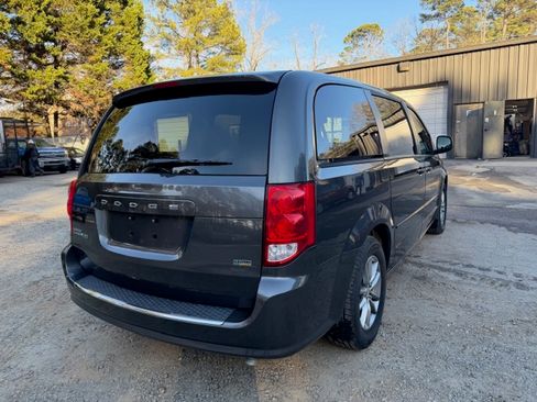 Used 2016 Dodge Grand Caravan image 10