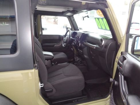 Used 2013 Jeep Wrangler Freedom Edition image 6