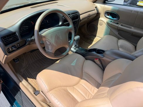 Used 1995 Oldsmobile Cutlass Supreme Convertible FWD image 7