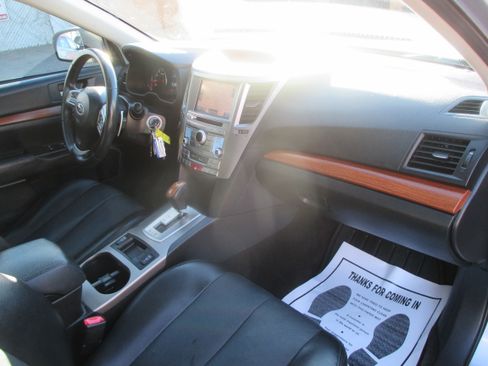 Used 2014 Subaru Outback 2.5i Limited image 6