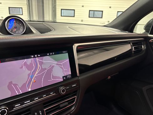 Used 2020 Porsche Macan image 29
