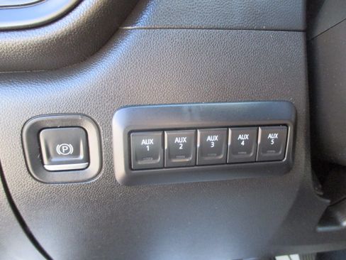 Used 2022 Chevrolet Silverado 3500 Classic W/T image 12