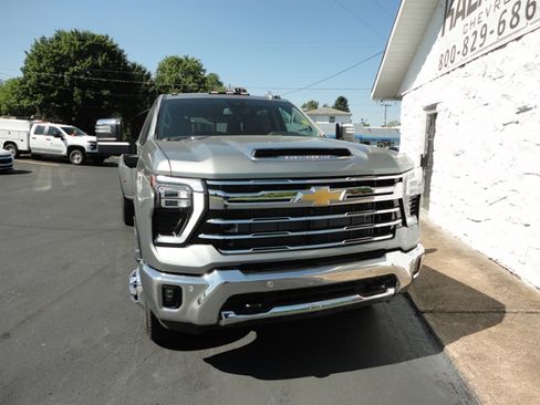 New 2026 Chevrolet Silverado 3500 4x4 Crew Cab LTZ image 4