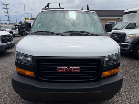 Used 2022 GMC Savana 2500 RWD image 2