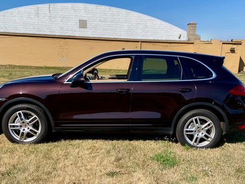 Used 2014 Porsche Cayenne UNAVAIL AWD/4WD image 3