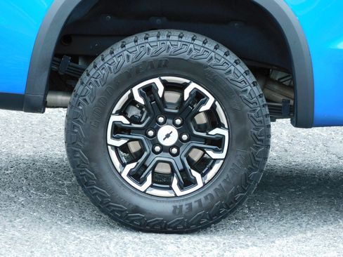 Used 2024 Chevrolet Silverado 1500 ZR2 image 16