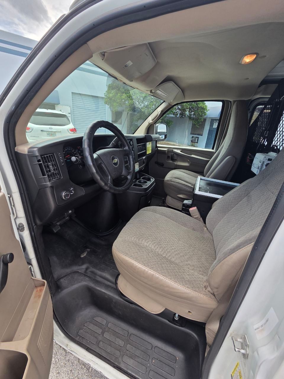 Used 2011 Chevrolet Express 2500 UNAVAIL RWD image 16