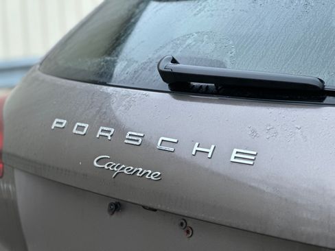 Used 2016 Porsche Cayenne image 9