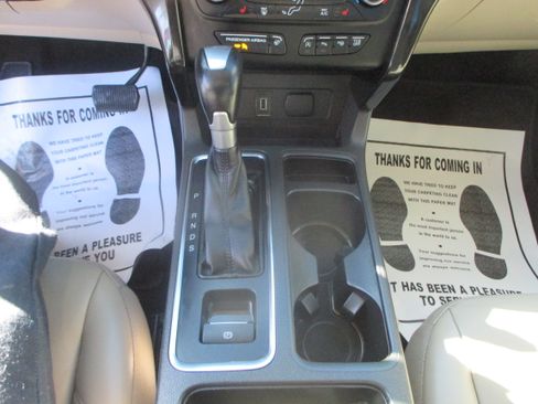 Used 2017 Ford Escape Titanium image 10